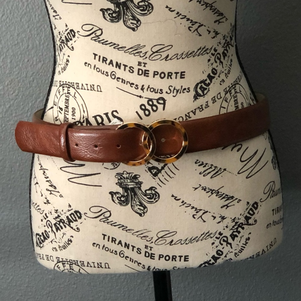 Cute accent belt.